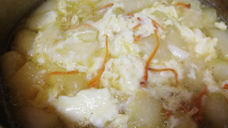冬瓜鸡蛋汤,淋入蛋液。