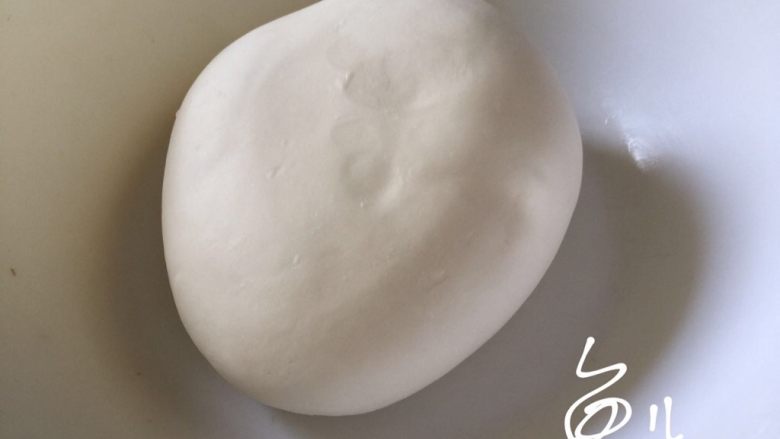 猪肉白菜水饺,揉成光滑的面团,醒面1小时
