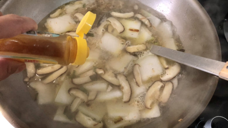 冬瓜鸡蛋汤,加入一茶匙太太乐鸡汁,