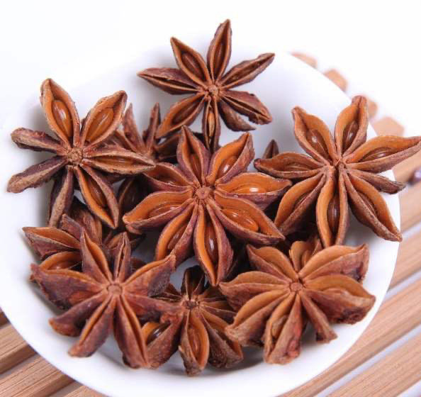干锅包菜,<a style='color:red;display:inline-block;' href='/shicai/ 695'>八角</a>也就是大料,1个就行。