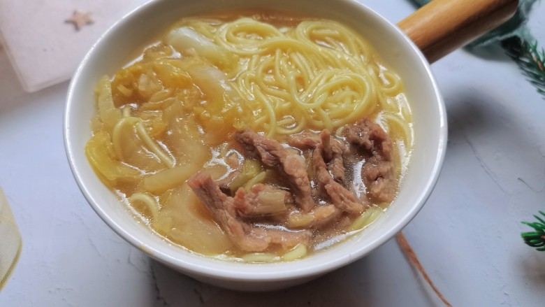 酸菜肉丝面,成品图1