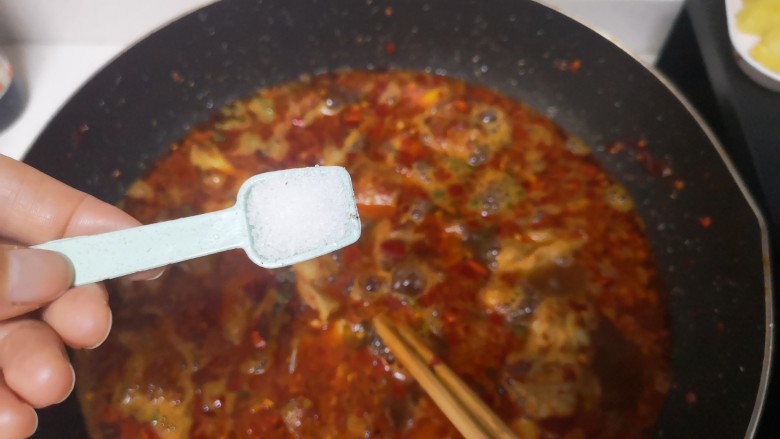 魔芋烧鸭,盐适量(依个人口味,但别太多,否则后面收汁偏咸)