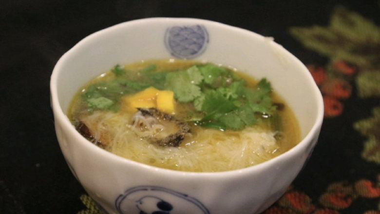 面线糊,💥海鲜的鲜味,和酸萝卜也是碰撞的~