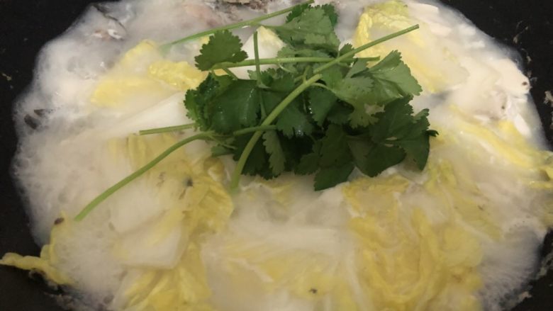 白菜豆腐汤,下香菜起锅