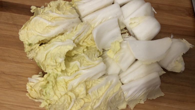 白菜豆腐汤,切小片