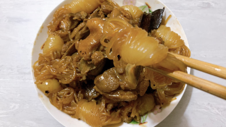 魔芋烧鸭,吸满鸭肉汤汁精华的魔芋丝,不要太好吃了!