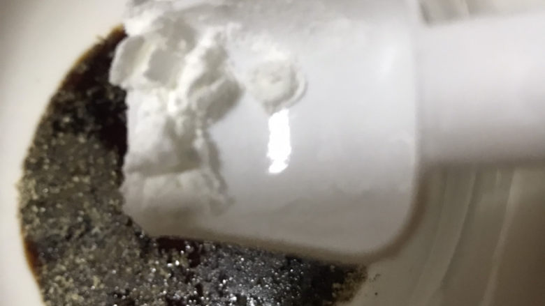 黑胡椒土豆泥,加生粉少许,搅拌好酱料