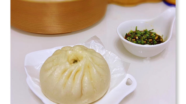 梅干菜肉包,找一个最圆最可爱的拍张照片吧,哈哈哈。