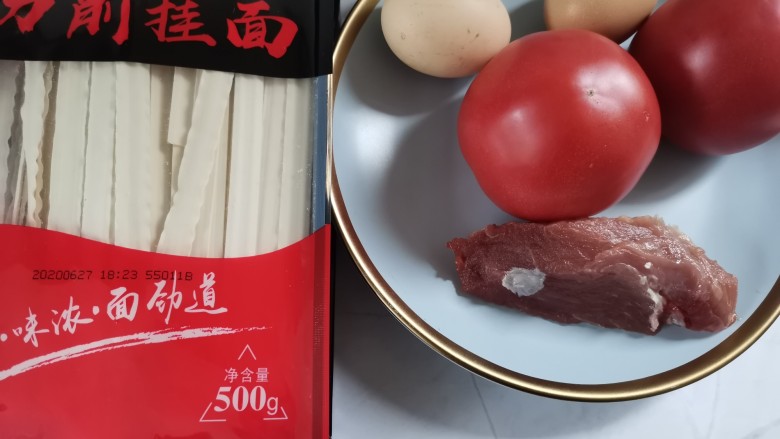 西红柿鸡蛋拌面,准备食材