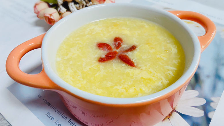 鸡蛋小米粥,鸡蛋小米粥营养丰富,健脾养胃