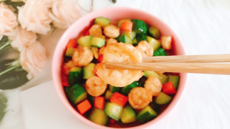 黄瓜炒虾仁,可以开吃了,来一个鲜美可口的虾仁🍤