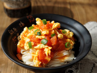 西红柿鸡蛋拌面