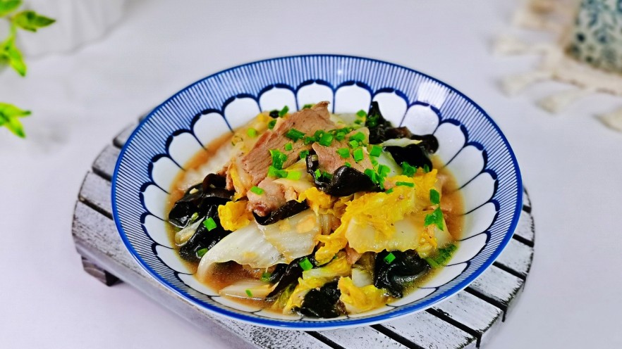 白菜炒肉片