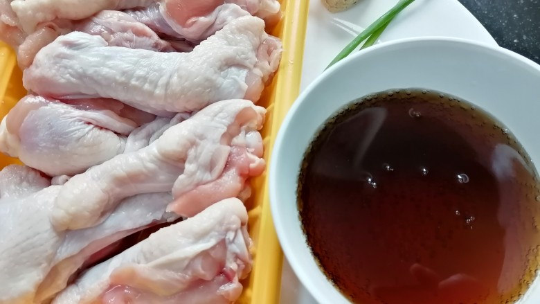 可乐鸡翅根,准备好所需材料