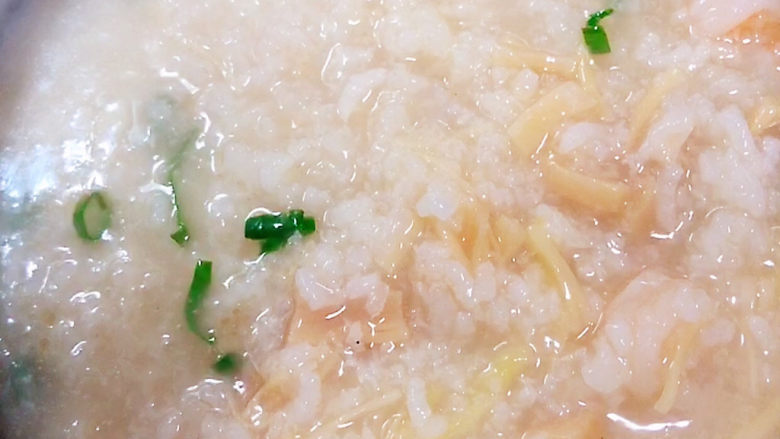 干贝海鲜粥,搅拌均匀,即可出锅了!