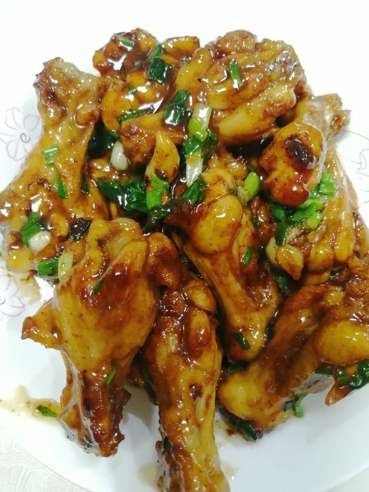 可乐鸡翅根,美味又营养丰富的可乐鸡翅根出来咯,快来尝尝吧!