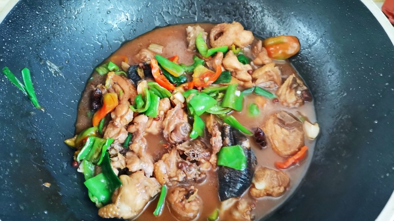 生炒鸡,翻炒均匀关火,盛出