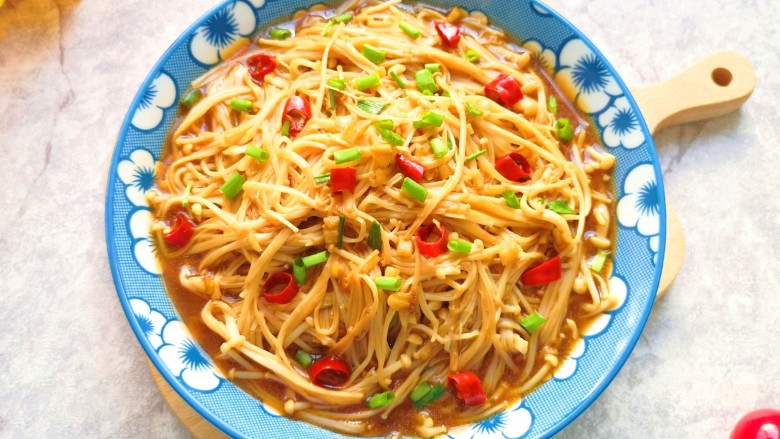 蚝油金针菇,开饭啦!
