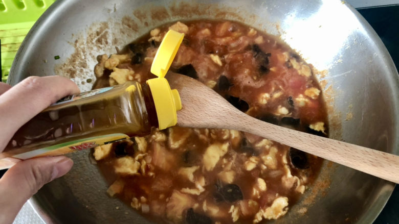 西红柿鸡蛋拌面,半茶匙太太乐鸡汁,