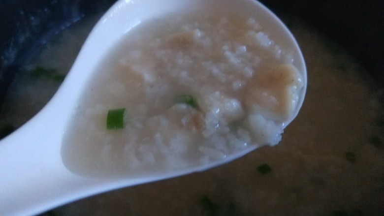 干贝海鲜粥,美味儿营养粥做好。