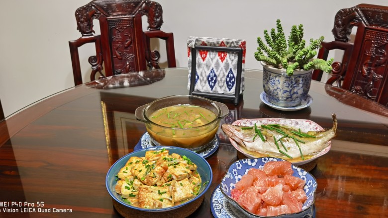 瑶柱烧豆腐,看起来有点食欲大增
