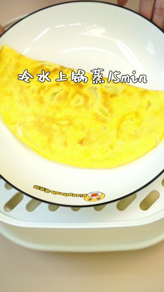宝宝辅食,月亮虾蛋饼,冷水上锅蒸15分钟