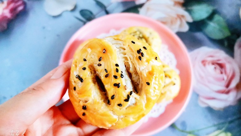 板栗饼,色泽金黄诱人,咬一口酥到掉渣