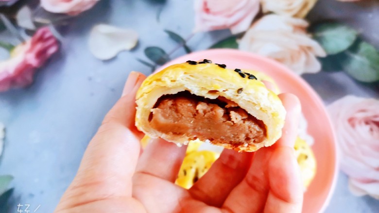 板栗饼,馅料充足,香甜细滑又绵软,超级好吃!
