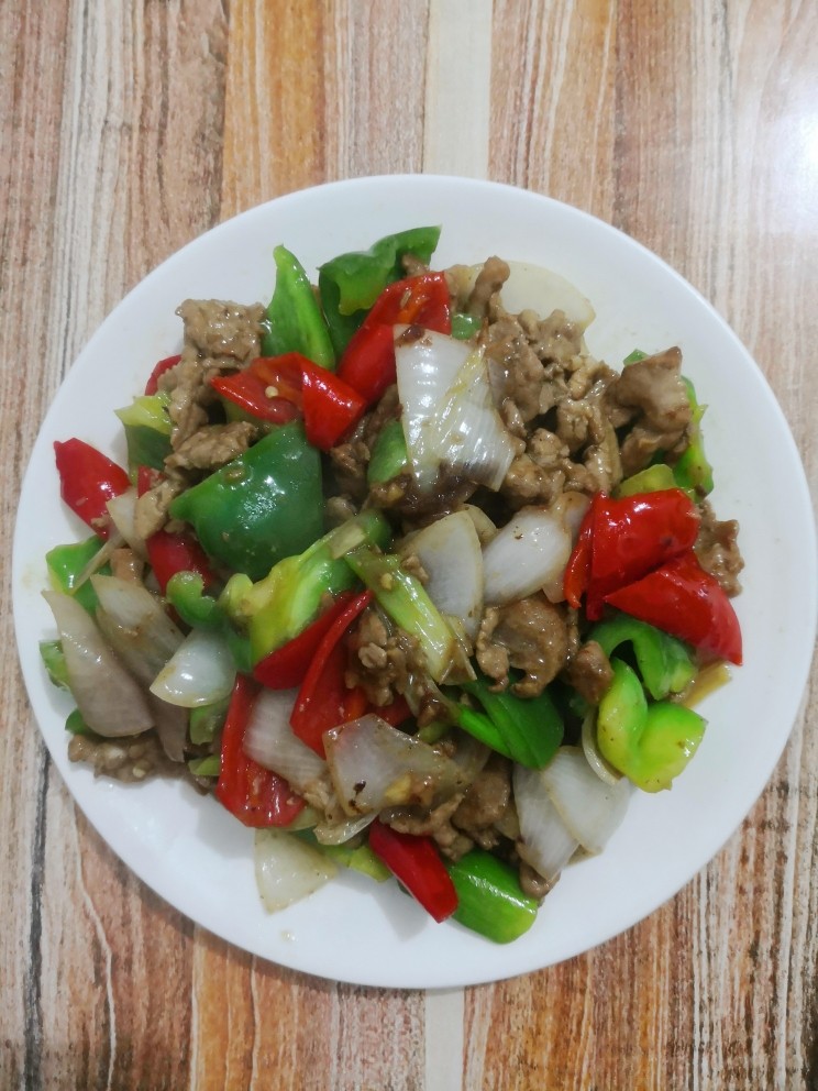 瘦肉炒圆椒,出锅