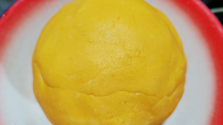 南瓜糯米饼,再和成光滑的面团