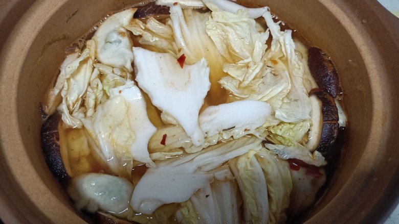饺子大杂烩,饺子煮至断生放入白菜