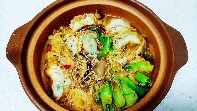 饺子大杂烩,关火撒上白芝麻