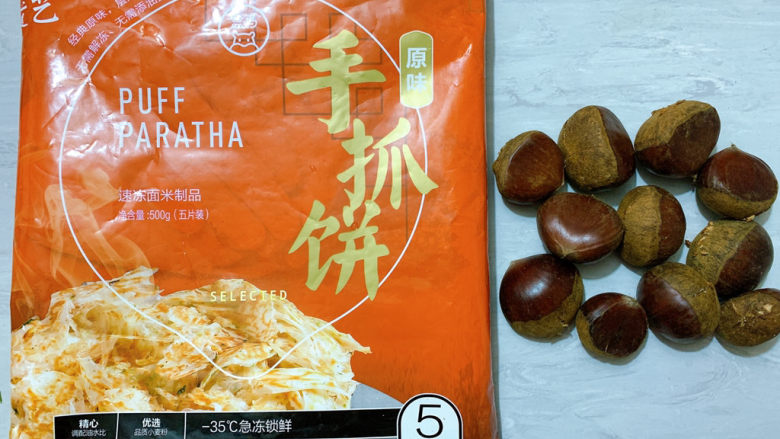 板栗饼,主要食材如图所示示意,手抓饼两片,<a style='color:red;display:inline-block;' href='/shicai/ 2421'>板栗</a>一斤。