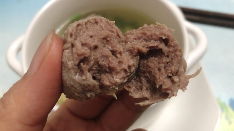 潮汕牛肉丸,再来个手撕的,不要以为没熟,是有点红的。