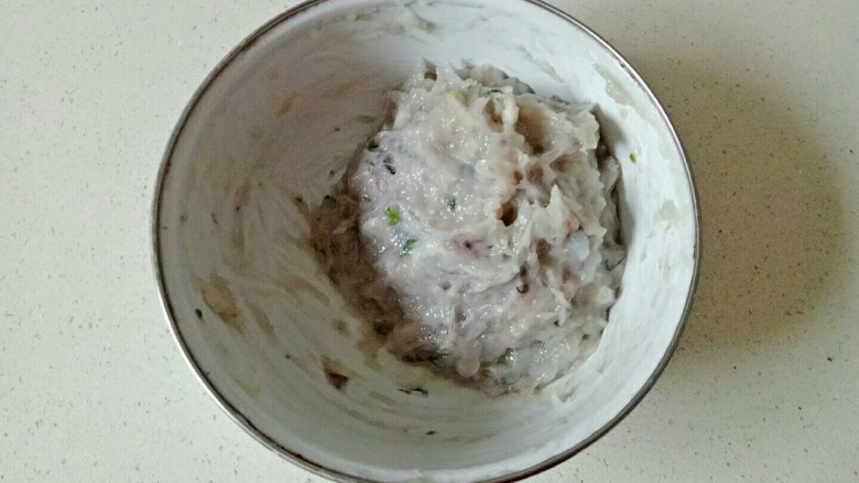 自制虾滑,在摔打5分钟,这样做出的虾丸比较Q 弹