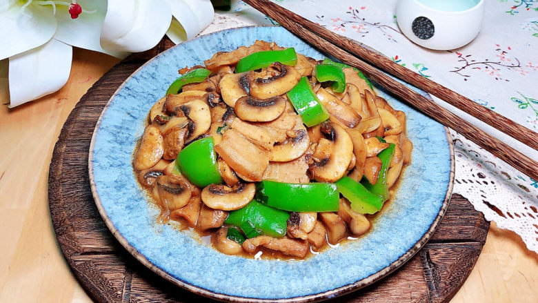 蘑菇炒肉,鲜香好吃哟!