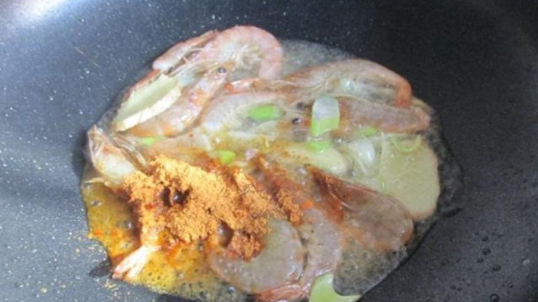 鲜香美味的麻辣香锅,一包料搞定,再加入cook100麻辣香锅调料,炒出红油