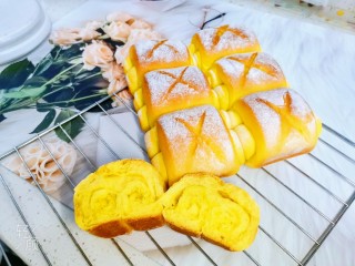 金黄南瓜面包卷
