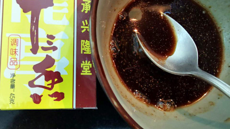 鸡翅酿地瓜泥,补个过程,腌鸡调料,十三香加糖,料酒调匀,腌一夜更好
