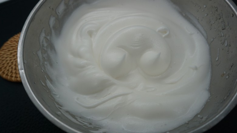 网红舒芙蕾,打发成硬质的糊状