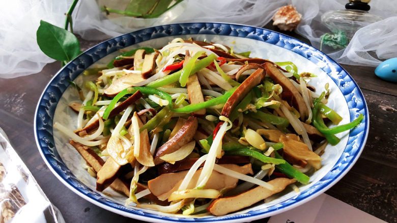 青椒炒豆干➕青椒绿豆芽炒豆干,成品