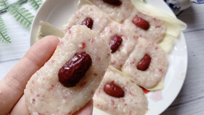 玉米粑粑,热食软糯,冷食Q弹。
