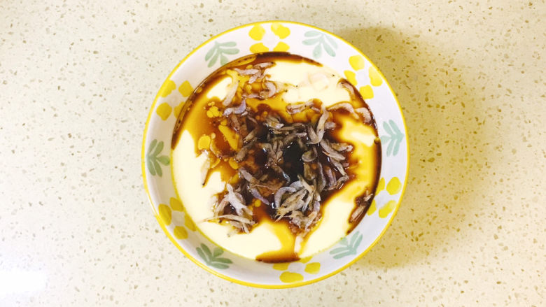 虾皮鸡蛋羹,美味的虾皮鸡蛋羹就做好了