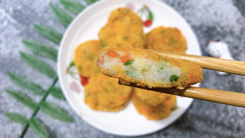 鳕鱼饼,不输给之前超市买的速冻鳕鱼饼啊~