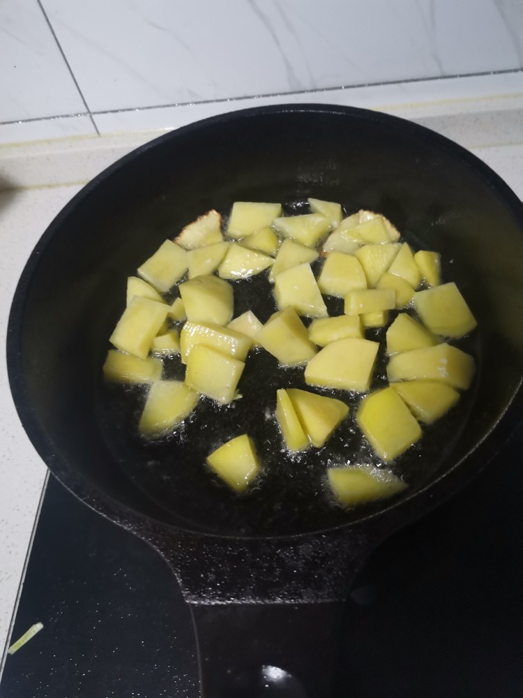 豆腐炖藕片,下土豆