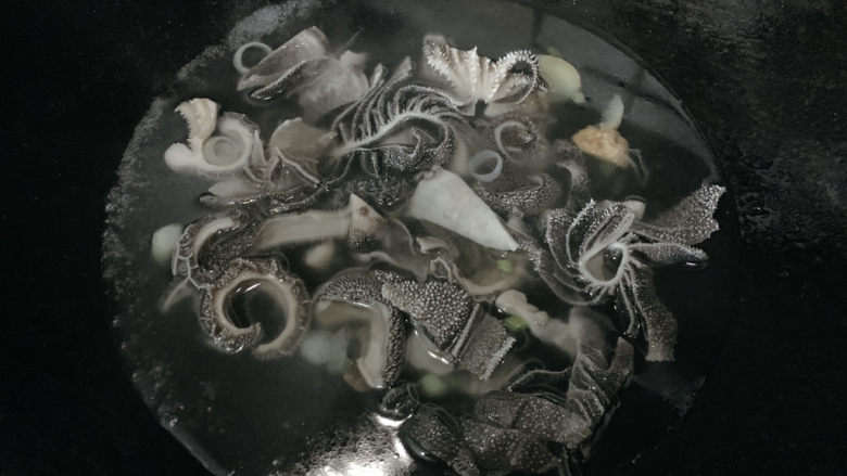 羊杂汤,大火15s,即可出锅,不宜煮过久,会影响口感。