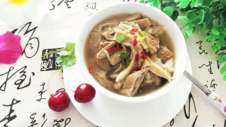 羊杂汤,8成碗端上桌享用美味
