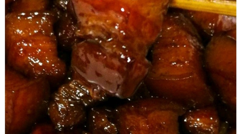 啤酒红烧肉,11 色泽红亮,非常香,肥而不腻。