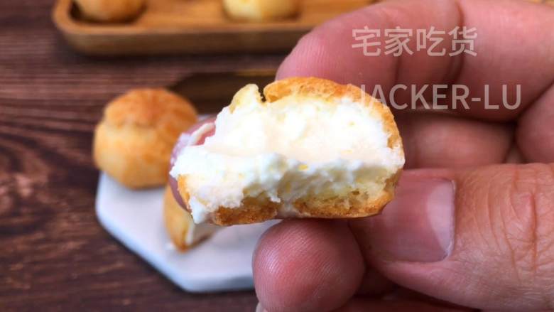 简单迷你小泡芙,外皮酥脆,甜而不腻,香浓可口,真的超级好吃。,一口一个、超级甜蜜好吃O(∩_∩)O
