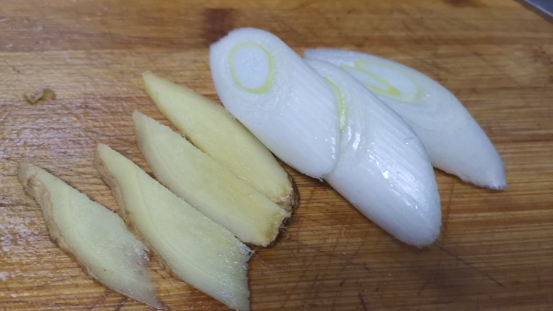 羊杂汤,大葱切片,姜切片